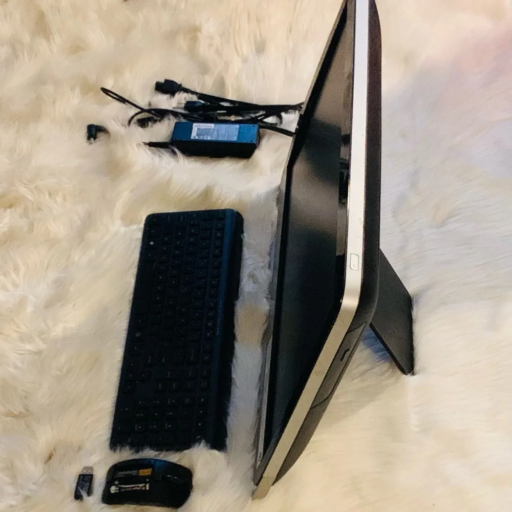 HP Pavilion All In One 23”Diagonal WideScreen FullHD LED Display